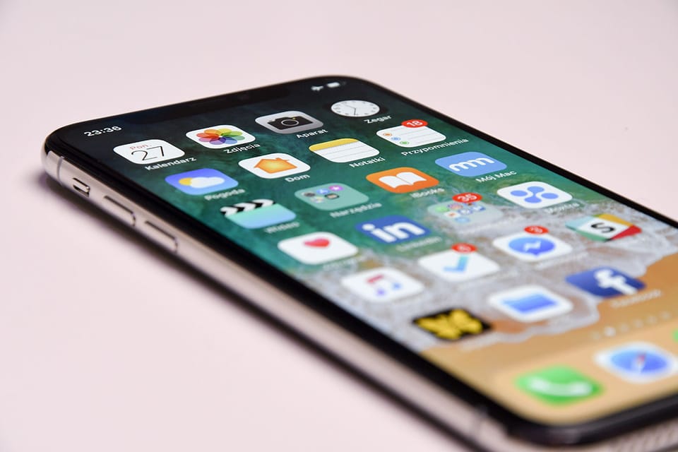 Default third-party apps for iOS
